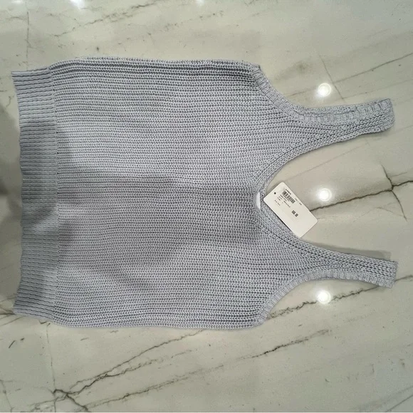 John & Jenn Ava Light blue sweater tank. Size L. NWT. - Picture 2 of 7